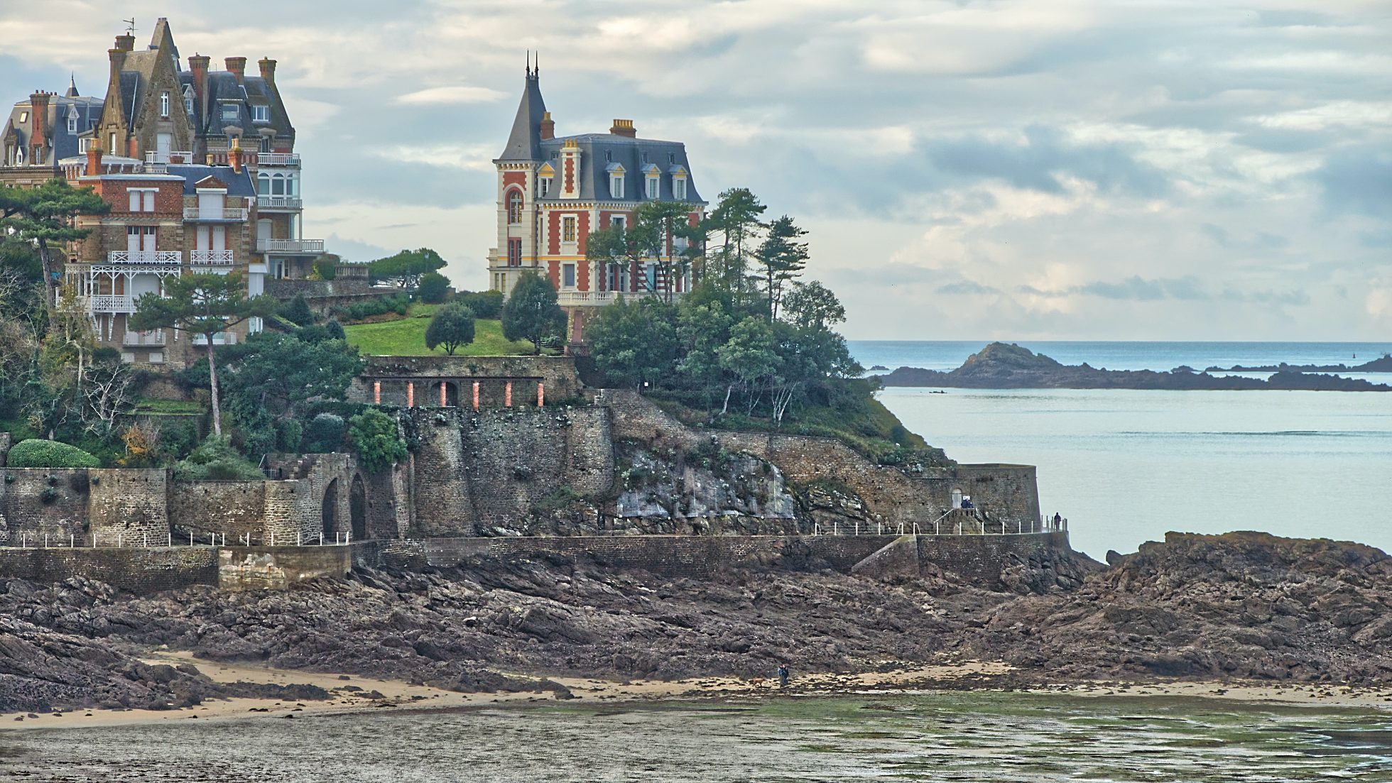 Wille w Dinard, nietuzinkowe miejsca we Francji